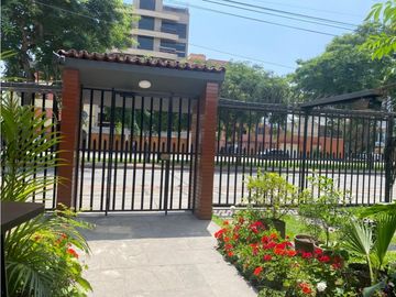 Remodelado ,105 m2,2 Dor, c/b servicio, cochera