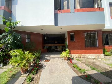 Remodelado ,105 m2,2 Dor, c/b servicio, cochera