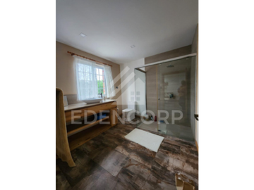 Casa estilo Inglés en Manglaralto