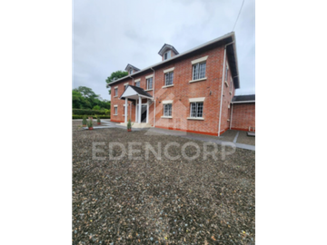 Casa estilo Inglés en Manglaralto