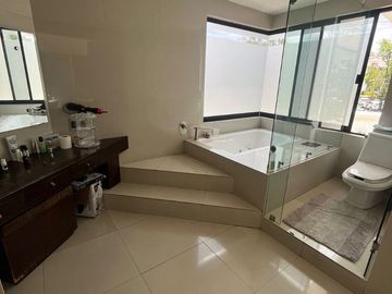 Casa en Venta, Lomas de Tecamachalco,3 Recámaras