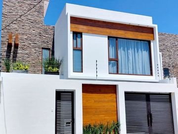 Se vende casa equipada en Tequesquitengo