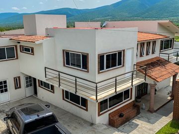 CASA EN VENTA, YAUTEPEC A 10 MINUTOS DE LAS ESTACAS