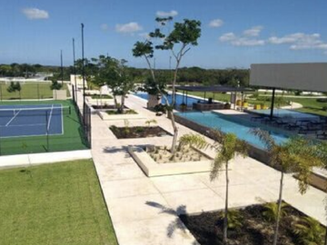 EXCLUSIVA RESIDENCIA EN ESQUINA EN PRE-VENTA EN PRIVADA NORTE MERIDA.