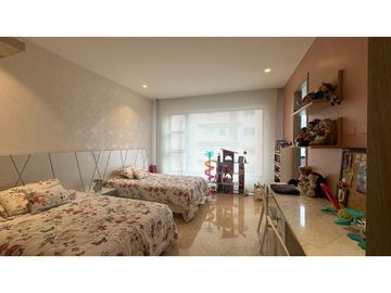 VENDO APARTAMENTO DE LUJO EN BARRIO EL GOLF