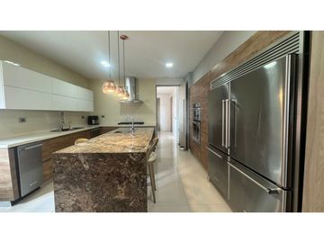 VENDO APARTAMENTO DE LUJO EN BARRIO EL GOLF