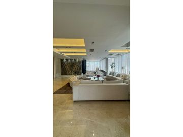 VENDO APARTAMENTO DE LUJO EN BARRIO EL GOLF