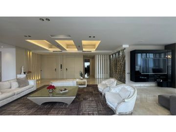 VENDO APARTAMENTO DE LUJO EN BARRIO EL GOLF