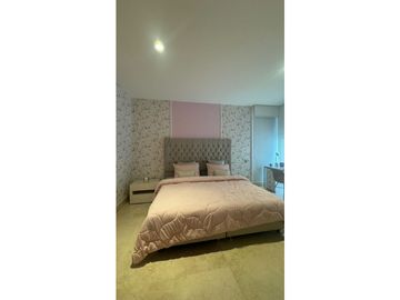 VENDO APARTAMENTO DE LUJO EN BARRIO EL GOLF