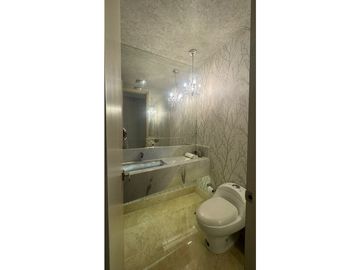 VENDO APARTAMENTO DE LUJO EN BARRIO EL GOLF