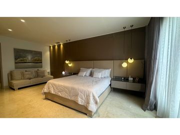 VENDO APARTAMENTO DE LUJO EN BARRIO EL GOLF