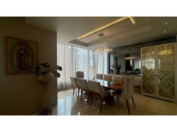 VENDO APARTAMENTO DE LUJO EN BARRIO EL GOLF
