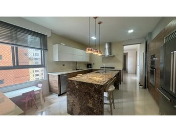 VENDO APARTAMENTO DE LUJO EN BARRIO EL GOLF