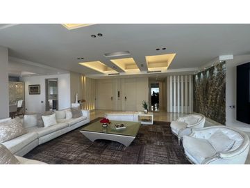 VENDO APARTAMENTO DE LUJO EN BARRIO EL GOLF