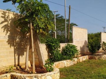 Terreno con Construccion en Venta en Dzununcán, Mérida, Yucatán