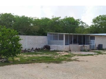 Terreno con Construccion en Venta en Dzununcán, Mérida, Yucatán