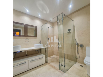 PH Yoo en Avenida Balboa