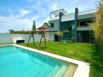 CASA MODERNA EN FRACC. C / VIGILANCIA