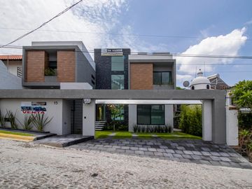 CASA MODERNA EN FRACC. C / VIGILANCIA