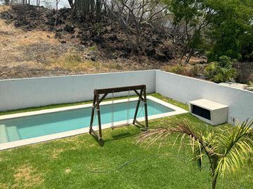 CASA MODERNA EN FRACC. C / VIGILANCIA
