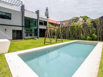 CASA MODERNA EN FRACC. C / VIGILANCIA