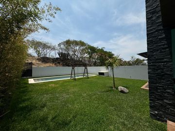 CASA MODERNA EN FRACC. C / VIGILANCIA