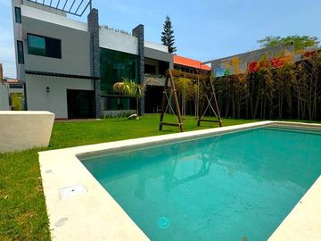 CASA MODERNA EN FRACC. C / VIGILANCIA