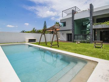 CASA MODERNA EN FRACC. C / VIGILANCIA