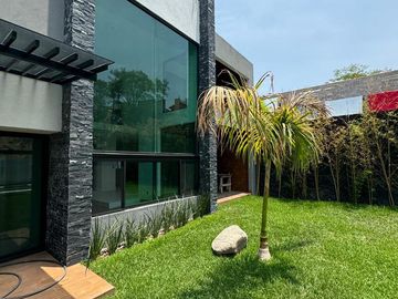 CASA MODERNA EN FRACC. C / VIGILANCIA