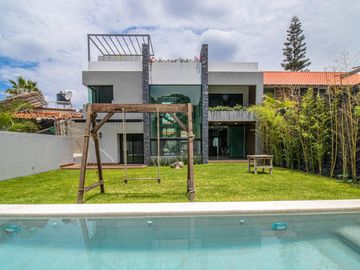 CASA MODERNA EN FRACC. C / VIGILANCIA