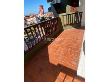 DEPTO 2 AMB. VISTA LATERAL AL MAR, UBICADO EN CENTRO DE VILLA GESELL!
