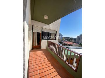 DEPTO 2 AMB. VISTA LATERAL AL MAR, UBICADO EN CENTRO DE VILLA GESELL!