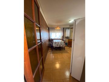 DEPTO 2 AMB. VISTA LATERAL AL MAR, UBICADO EN CENTRO DE VILLA GESELL!