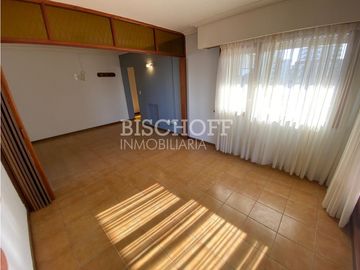 DEPTO 2 AMB. VISTA LATERAL AL MAR, UBICADO EN CENTRO DE VILLA GESELL!