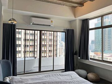 Modern Downtown Loft with Panoramic Views in Silom-Sathorn