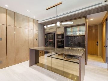 Super luxurious 3-storey detached house with private lift