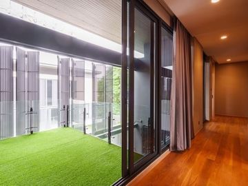 Super luxurious 3-storey detached house with private lift