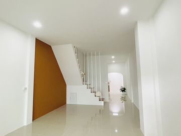 2 Bedroom Townhouse for sale in Khu Khot, Pathum Thani