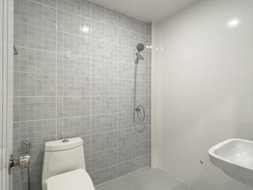 2 Bedroom Townhouse for sale in Khu Khot, Pathum Thani