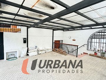 EXCLUSIVA PROPIEDAD CON VISTA PANORÁMICA PONIENTE.