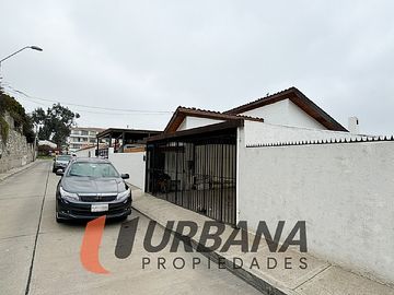 EXCLUSIVA PROPIEDAD CON VISTA PANORÁMICA PONIENTE.