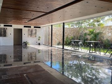 VENTA  casa nueva, Privada El Origen. .amenidades ,con paneles solares. Temozón
