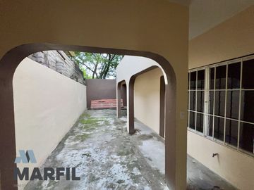 Casa Venta Norte de Villa de Álvarez Colima 2 Recámaras Terraza Amplio Terreno