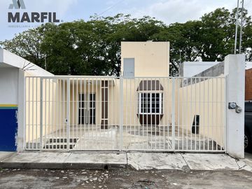 Casa Venta Norte de Villa de Álvarez Colima 2 Recámaras Terraza Amplio Terreno