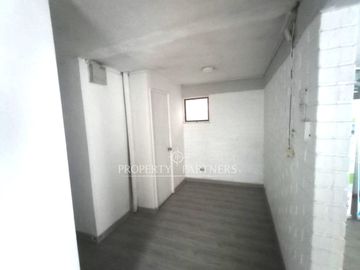Venta en Peñalolén excelente ubicacion en av tobalaba Ideal para Comercial.
