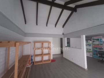 Venta en Peñalolén excelente ubicacion en av tobalaba Ideal para Comercial.