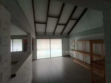Venta en Peñalolén excelente ubicacion en av tobalaba Ideal para Comercial.