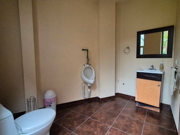 CASA EN VENTA EN CAMPESTRE MORILLOTLA CON ALBERCA Y GYM!! JARDIN ENORME!
