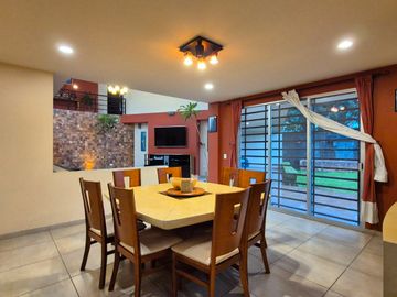CASA EN VENTA EN CAMPESTRE MORILLOTLA CON ALBERCA Y GYM!! JARDIN ENORME!