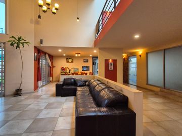 CASA EN VENTA EN CAMPESTRE MORILLOTLA CON ALBERCA Y GYM!! JARDIN ENORME!